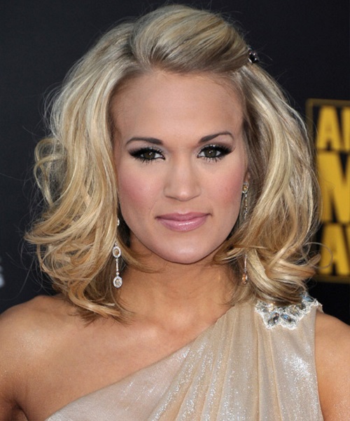 Carrie Underwood Flirty Lob Hairstyles