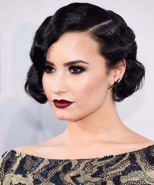 Demi Lovato Retro Curls Hairstyles