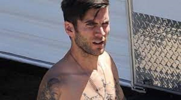 Does Wes Bentley Have Tattoos