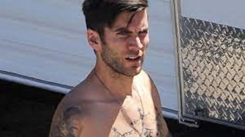 Does Wes Bentley Have Tattoos